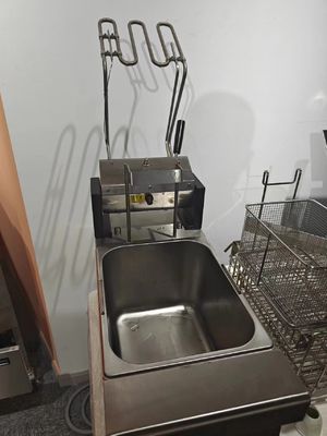 8L Table Top Style Автоподъемник 3KW Электрический цифровой открытый глубокий фритёр