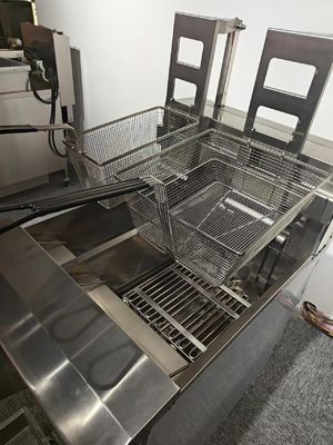 21.4KW Двойной резервуар 11.6L+21.5L Цифровая компьютерная панель Электрические чипы Открытая фритюрная машина